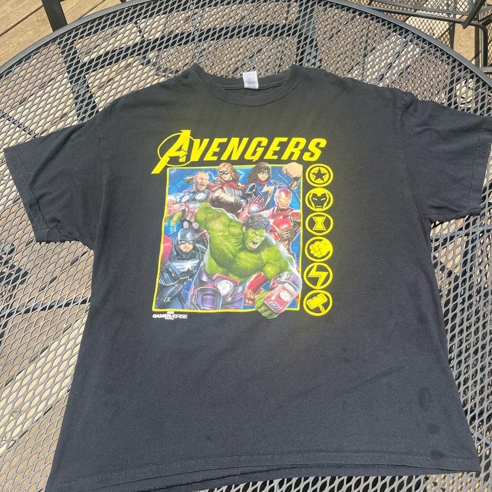 MARVEL Avengers GamerVerse T-Shirt Men's size M/L